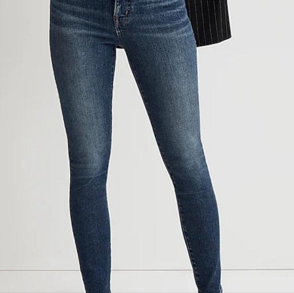 9" Mid-Rise Skinny Jeans in Ravine Wash - Picture 2 of 6